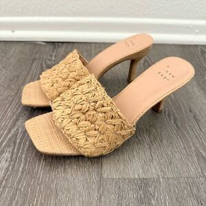 NWT Tan Woven Raffia Heeled Sandals